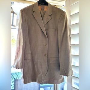 Andrew Fezza Signature Collection Mens Suit 44R Taupe Color